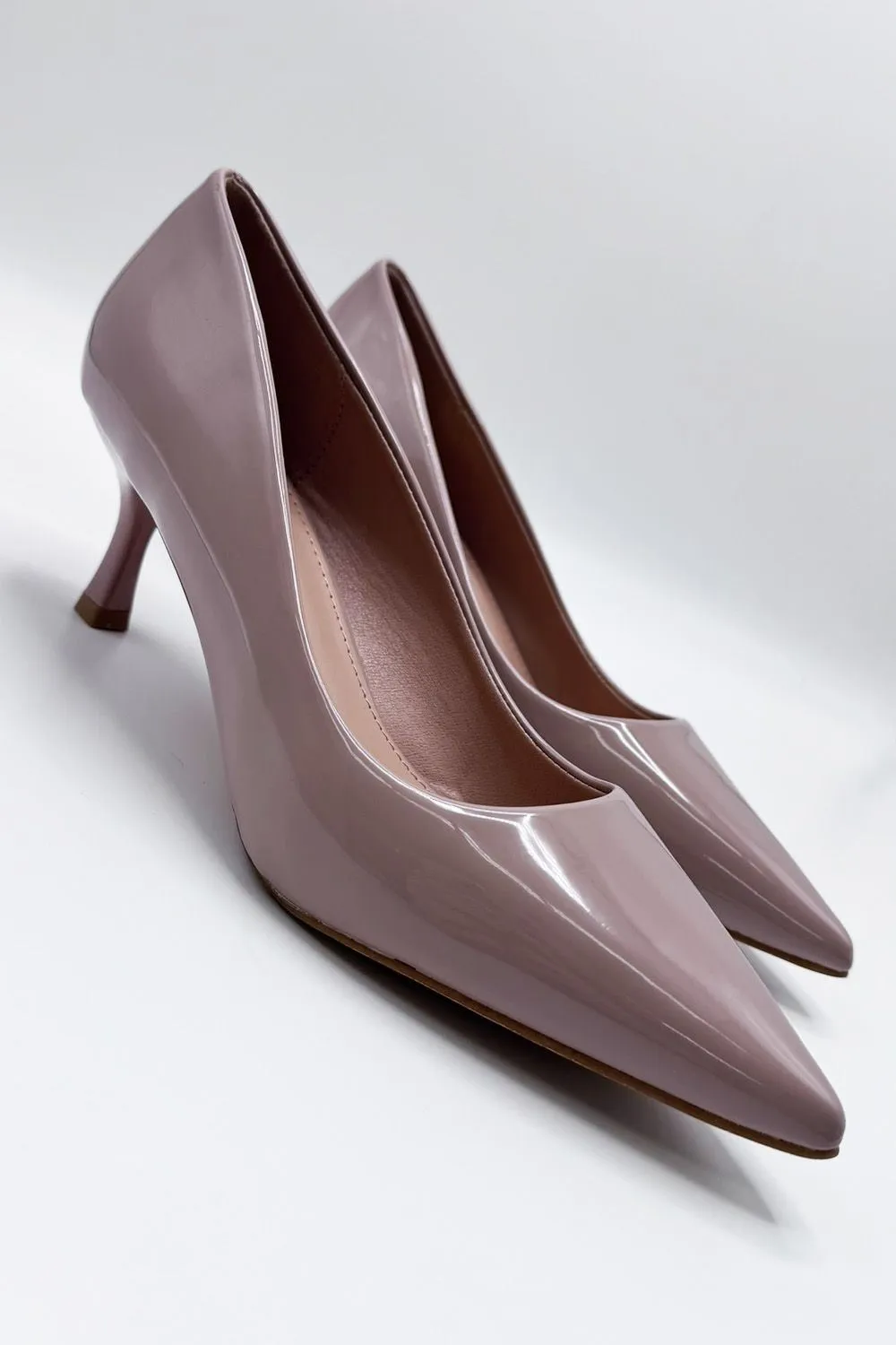 Aranea Pointed Toe Court Shoes in Nude