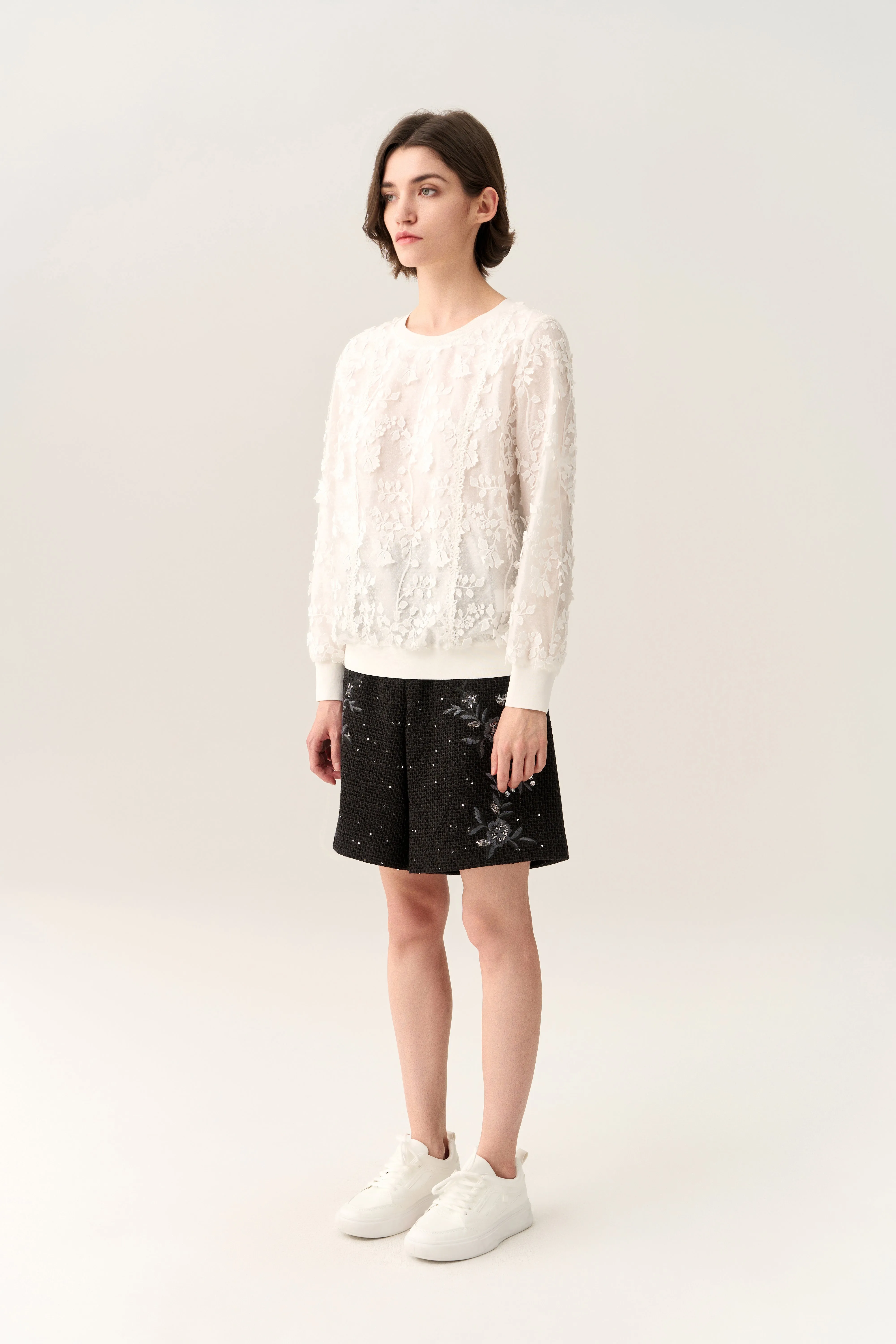 Lace 3D Flower Ribbed-hem Shirt