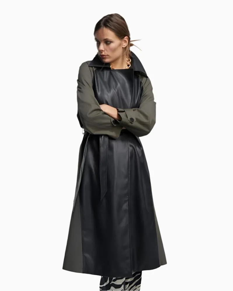 Lola Casademunt - Trench Coat